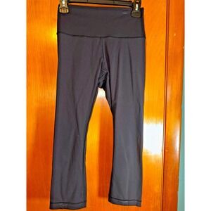 Lululemon Womens Black Athletic Cropped Leggings Size 6
